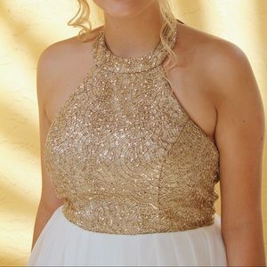 I'm selling this beautiful homecoming dress!